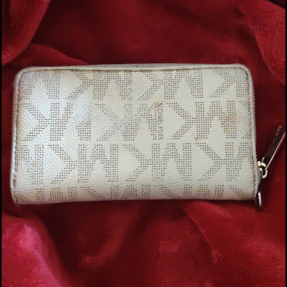 MICHAEL KORS WALLET - Picture 2 of 3